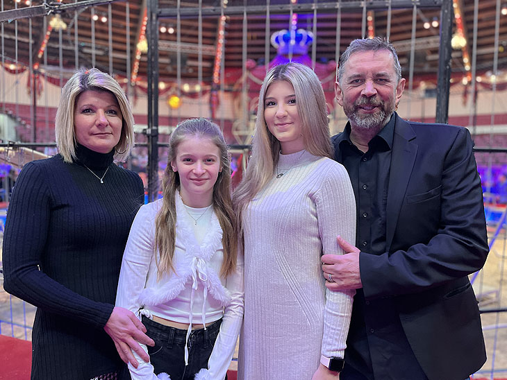 Manfred May mit Familie Circus Krone: öffentliche, kommentierte Raubtierprobe mit Martin Lacey jr. am 04.03.2023 (©Foto: Martin Schmitz)